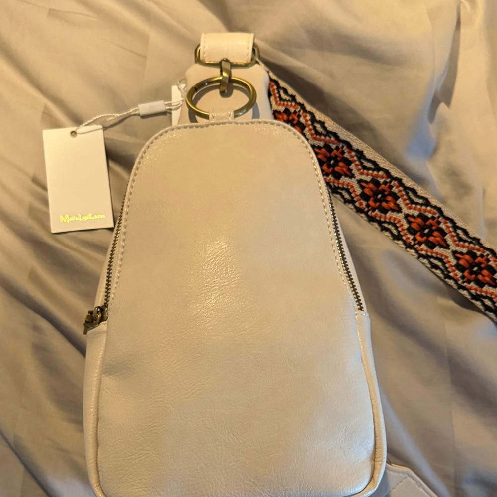 Moda Luxe Cream Crossbody Bag with Patterned Strap
